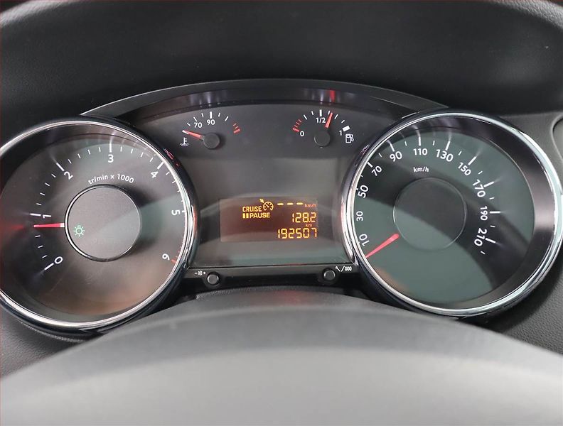 Peugeot 5008 (2012) Allure 1.6 HDi, Navi, Tempomat - fotka 11 z 22