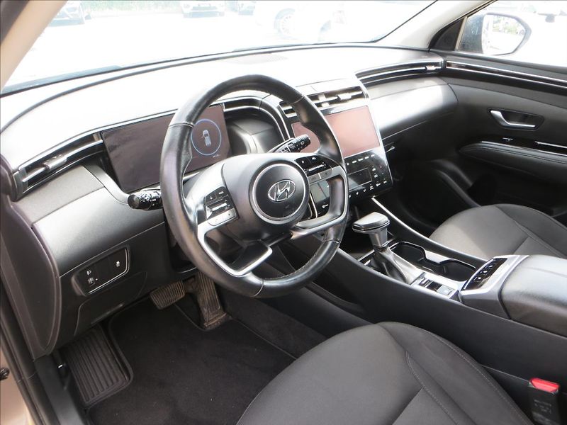 Hyundai Tucson 1,6 CRDi mHEV DCT Smart 100 kW - fotka 13 z 28