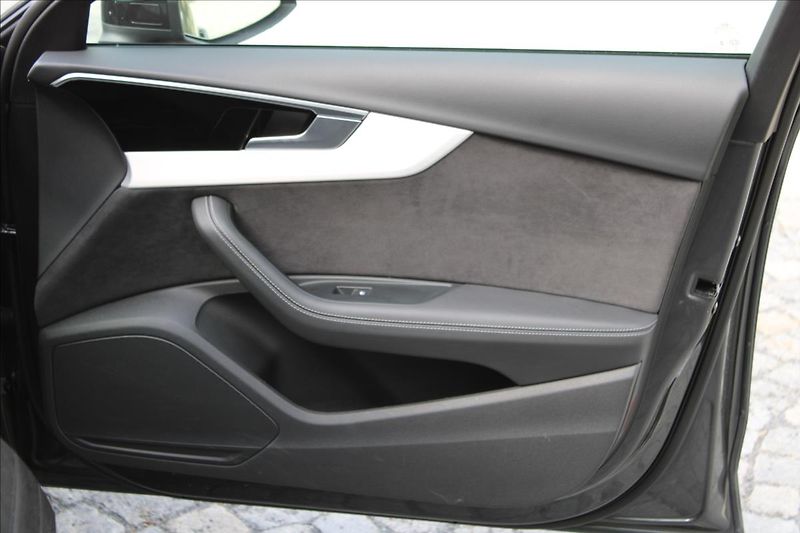Audi A4 40TDI Q/S-LINE/ZÁRUKA/DPH/CZ - fotka 28 z 44