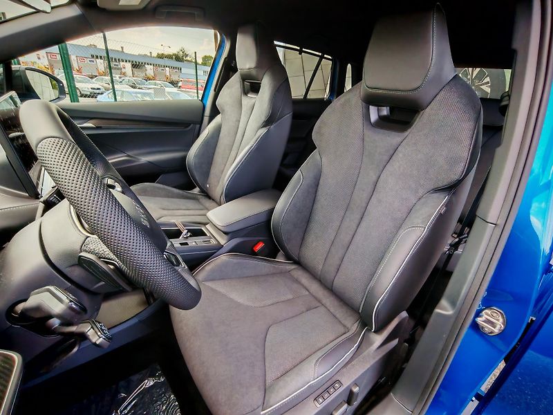 Škoda Elroq Sportline 61 kW + Advenced pak - fotka 11 z 18