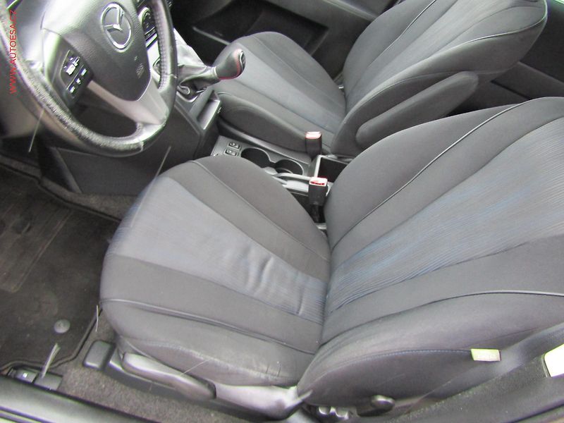 Mazda 5 (2012) 2.0i 7míst, autoAC - fotka 9 z 17