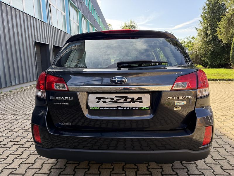 Subaru Outback 2,0 D BOXER / 4X4 / 110kW - fotka 4 z 28