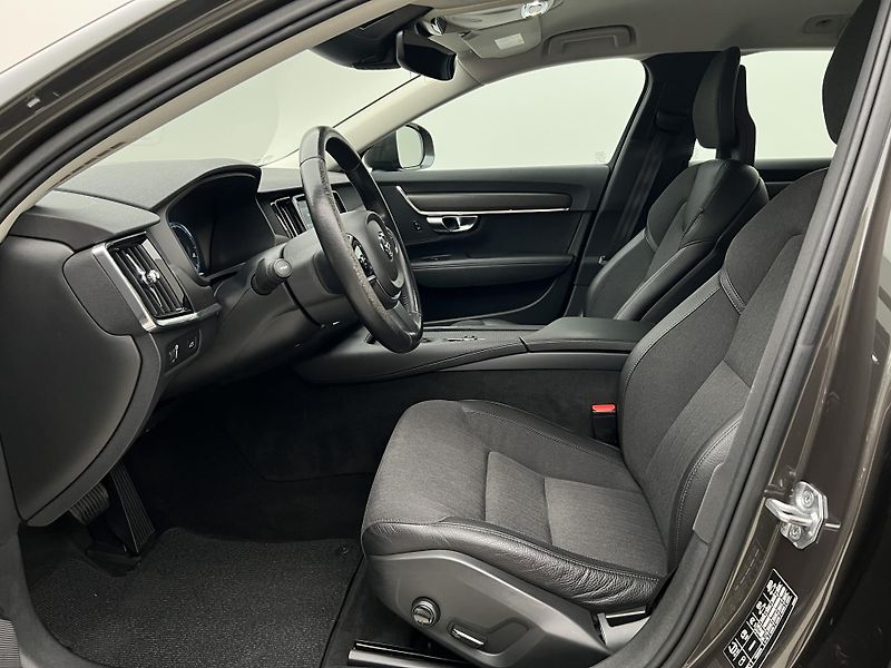 Volvo V90 CC D5 AWD AUT CZ - fotka 3 z 33