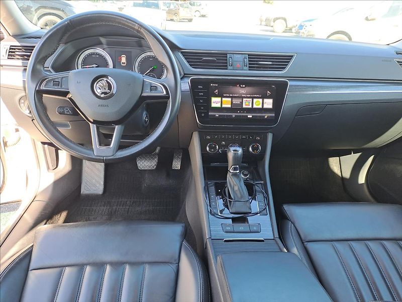 Škoda Superb 2,0 TDI DSG 4x4 - fotka 9 z 22