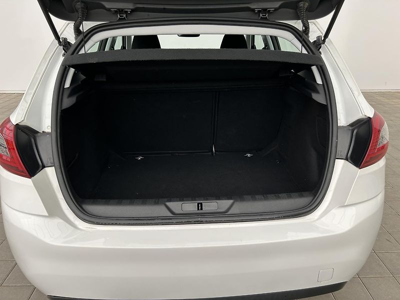 Peugeot 308 1.2 i . - fotka 20 z 21