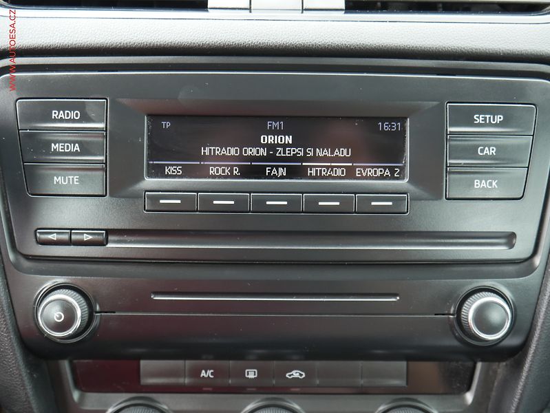 Škoda Octavia (2015) 1.6 TDi, ČR, Active, AC - fotka 14 z 14