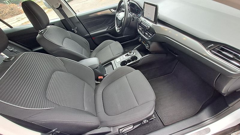 Ford Focus 1.5 EcoBlue Titanium Automat - fotka 7 z 27