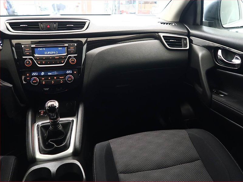 Nissan Qashqai (2017) 1.6 DIG-T, Serv.kniha - fotka 8 z 15