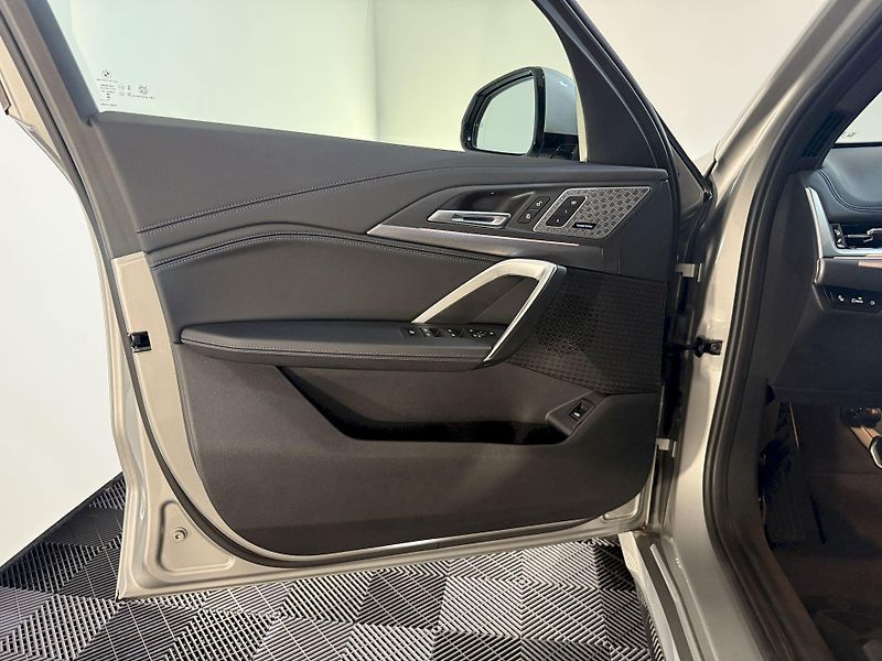 BMW X1 xDrive20d M-Sport LED Garance - fotka 15 z 44