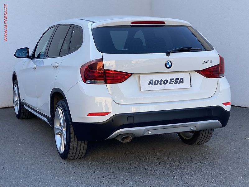 BMW X1 (2013) 2.0d xDrive18d, ČR, AT, park - fotka 6 z 15