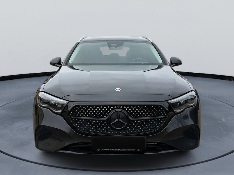 Mercedes-Benz Třídy E 300de 4M Avantgarde 360 Taž - fotka 3 z 24
