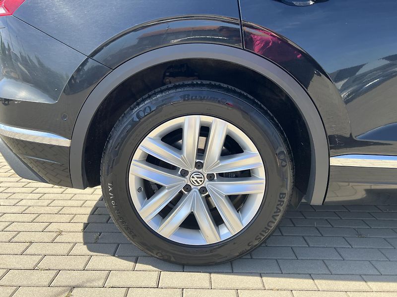 Volkswagen Touareg (2019) 3.0TDi*210kW*4x4*Servis*Tažné - fotka 38 z 41