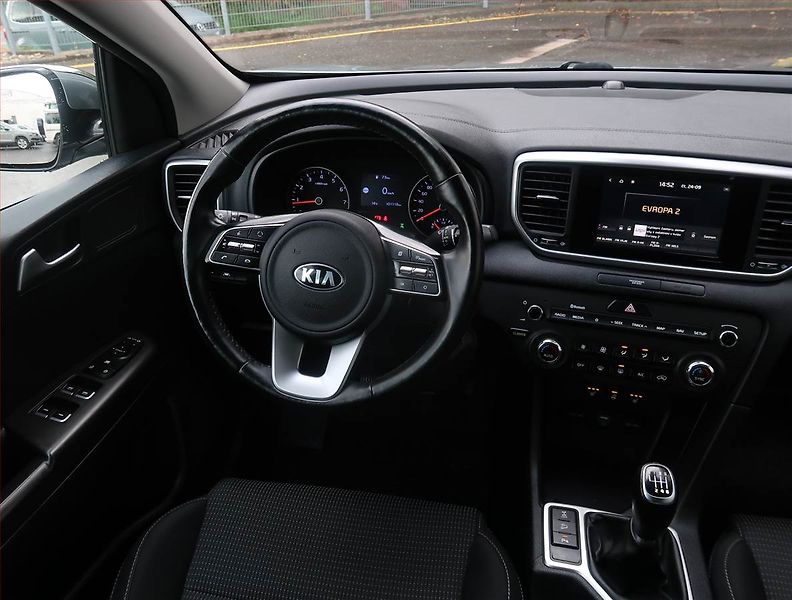 Kia Sportage (2019) 1.6 T-GDI, 4X4, ČR,1.maj - fotka 7 z 21
