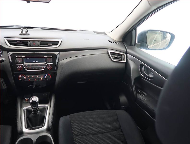 Nissan Qashqai (2015) 1.2 DIG-T, Serv.kniha - fotka 8 z 18