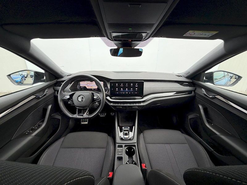 Škoda Octavia (2023) 2.0 TDI 110kW DSG SportLine - fotka 10 z 35