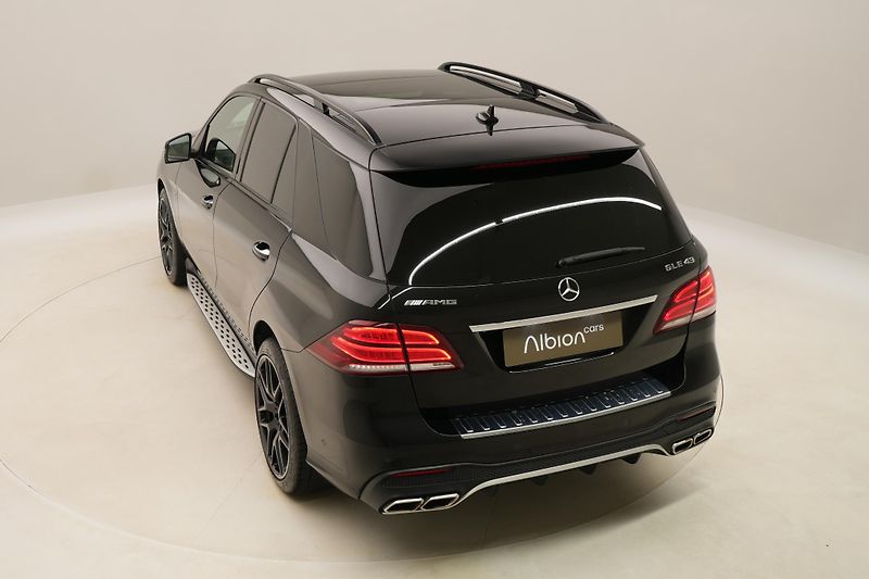 Mercedes-Benz GLE 43 AMG 4MATIC AUT  - fotka 17 z 67