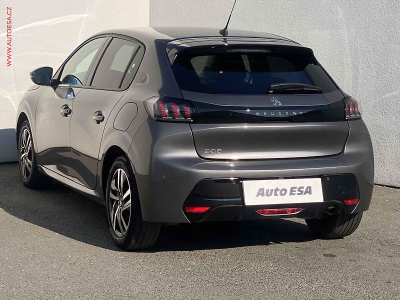 Peugeot 208 (2021) 1.2 PT, Road Trip, LED, navi - fotka 6 z 18