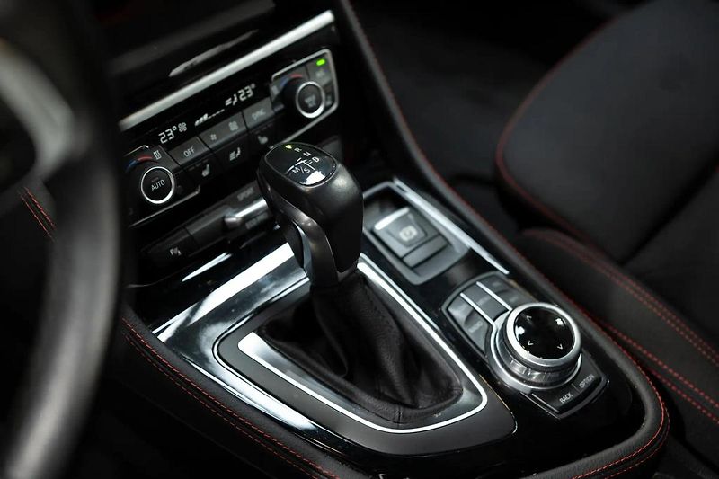BMW Ostatní 216d Active Tourer - fotka 14 z 32