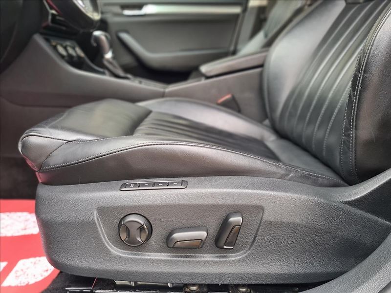 Škoda Superb III 2.0TD*NAV*EL.KUFR*SERV - fotka 9 z 29