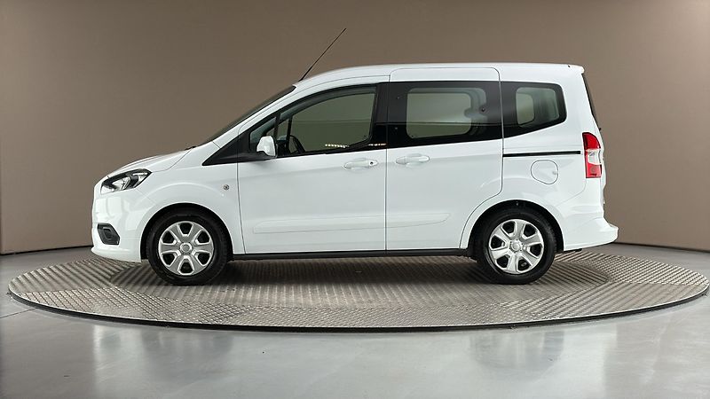 Ford Tourneo Courier 1.5 TDCI Trend - fotka 4 z 21