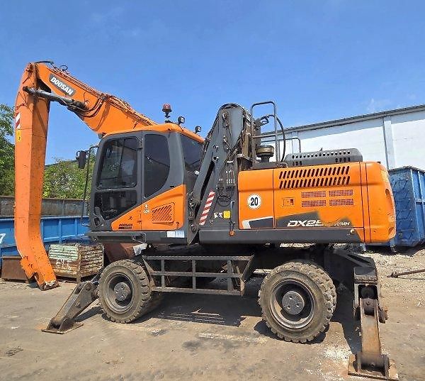 Ostatní (2019) Doosan DX250 překládka 25.5t - fotka 2 z 14