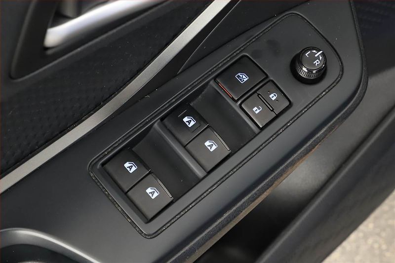 Toyota C-HR (2018) 1.8 Hybrid - fotka 15 z 15