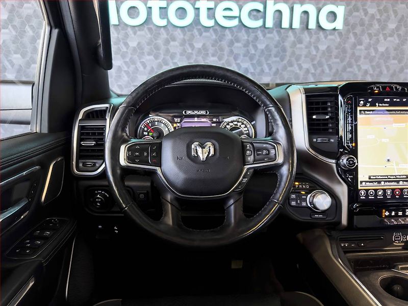 RAM 1500 (2019) 5.7 V8 Hemi - fotka 17 z 22