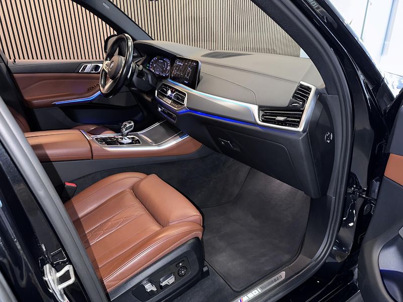 BMW X5 M50i V8 Laser Tažné HUD Záruka - fotka 17 z 33