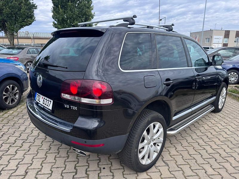 Volkswagen Touareg (2010) 4X4 3,0 TDI V6 176 KW - fotka 5 z 47