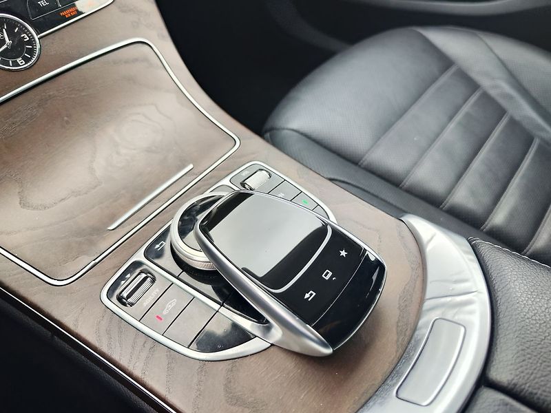 Mercedes-Benz Třídy C 250d/150kW 4MATIC AT - fotka 25 z 36