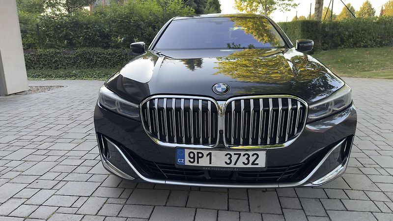 BMW Řada 7 (2022) 3.0 /250kW - fotka 2 z 21