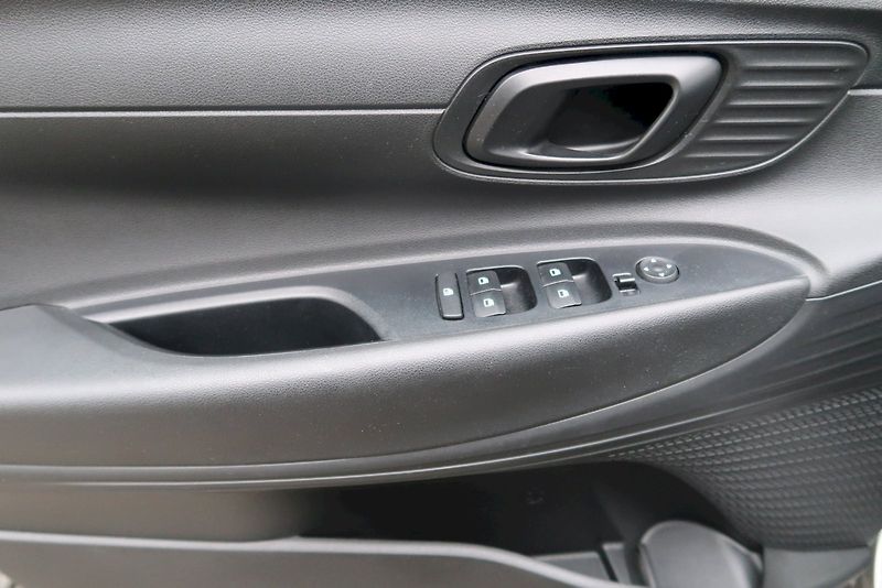 Hyundai Bayon (2023) Smart Climate 1,0 T-GDI DCT7 7 - fotka 17 z 30