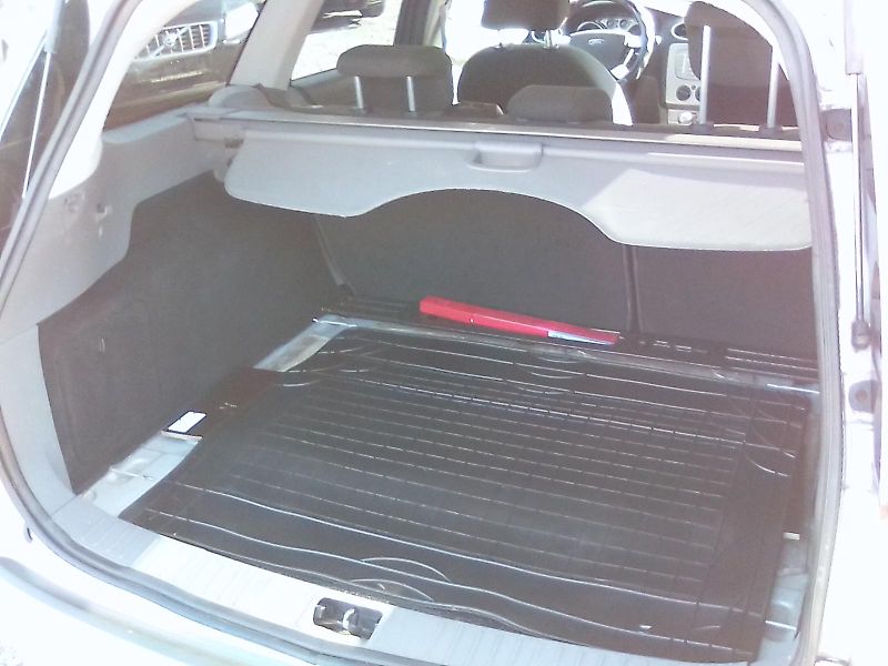 Ford Focus (2008) 1.6i 16V, kombi, 2.majitel - fotka 26 z 30