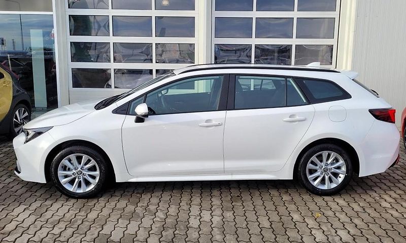 Toyota Corolla (2026) TS 1.8 HEV COMFORT TECH - fotka 4 z 19