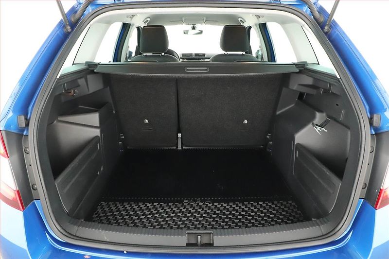 Škoda Fabia (2019) Style 1.0 TSI, Navi, Tempomat - fotka 18 z 19