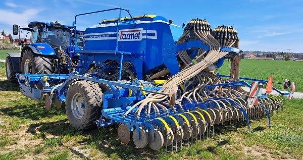 New Holland (2021) T7.270 +secí Farmet Falcon  - fotka 8 z 10
