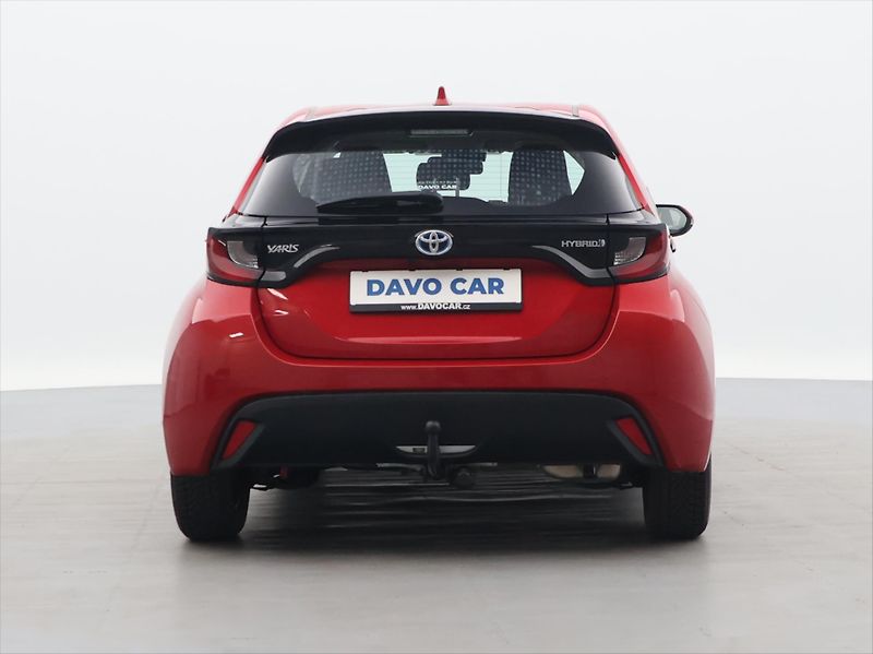 Toyota Yaris 1,5 Hybrid e-CVT 68kW aut. CZ - fotka 6 z 27