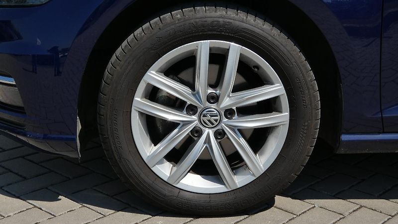 Volkswagen Golf Combi 1,4 TSI Highline 110 kW - fotka 22 z 22
