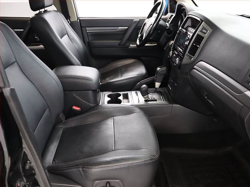 Mitsubishi Pajero (2015) 3.2 DI-D - fotka 7 z 18