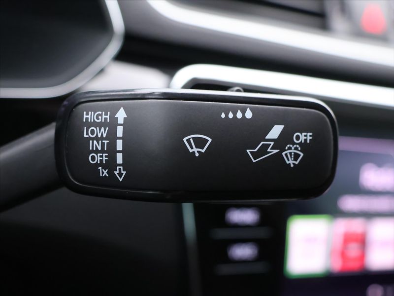 Škoda Superb 2,0 TDI 110kW L&K DSG DPH CZ - fotka 19 z 37