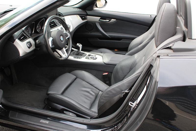 BMW Z4 sDrive23i - fotka 11 z 21