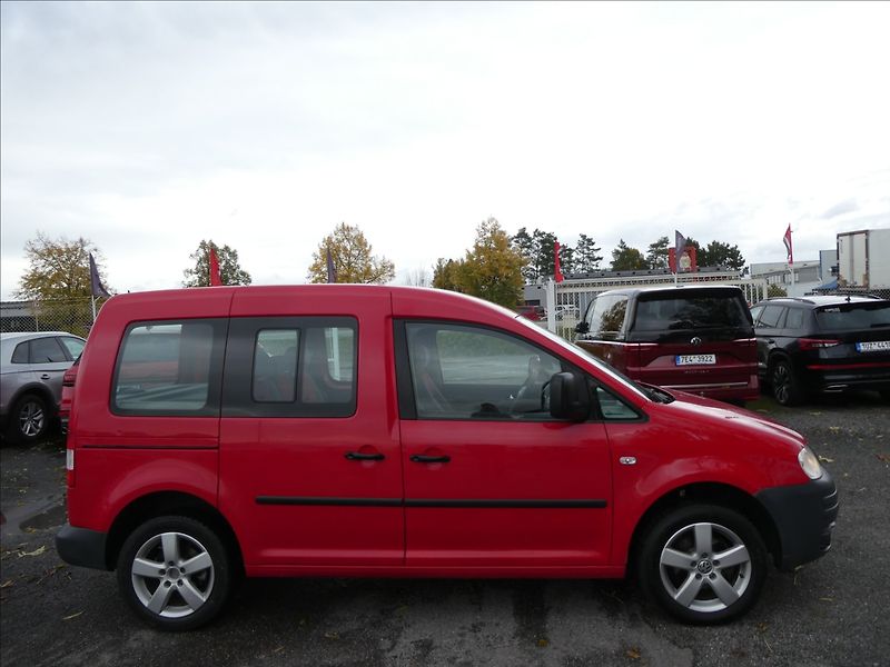 Volkswagen Caddy 1,4 i 59kW závěs, LIFE - fotka 10 z 35