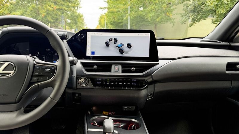 Lexus UX 300h 300H 2,0 HEV F SPORT DESIGN - fotka 12 z 24