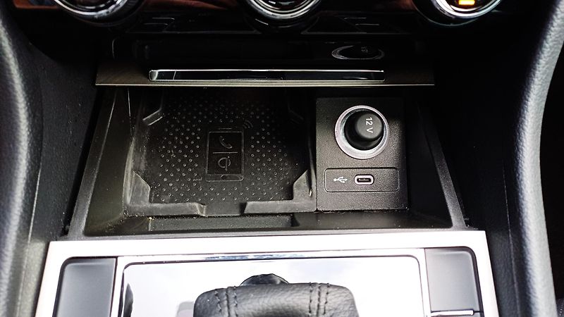 Škoda Superb L&K 147kW TDI 4x4 WEBA-PANO-TZ - fotka 31 z 50