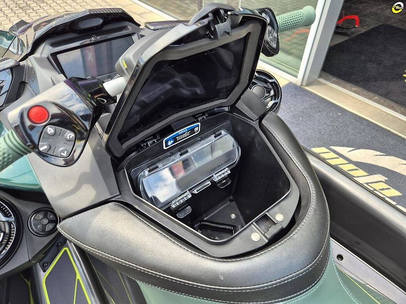Sea Doo (2023) RXP XRS Apex 1+1-up 300hp Audi - fotka 14 z 23