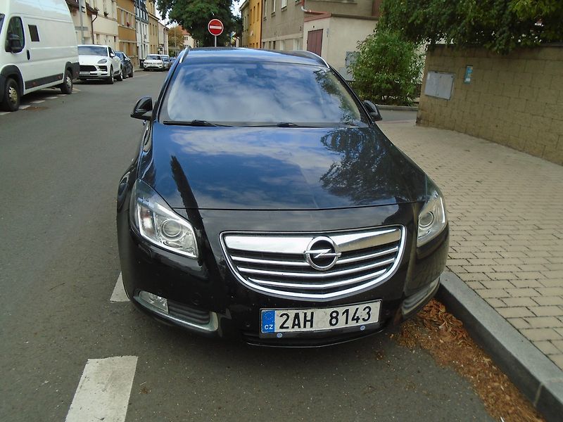 Opel Insignia (2011) 2.0 CDTi Combi 4X4 Automat - fotka 2 z 16