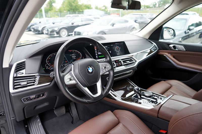 BMW X7 40i xDrive/panorama/7 míst - fotka 24 z 47