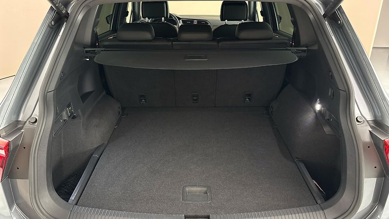 Volkswagen Tiguan Allspace 2.0 TDI DSG 4MOTION R-Line - fotka 17 z 29