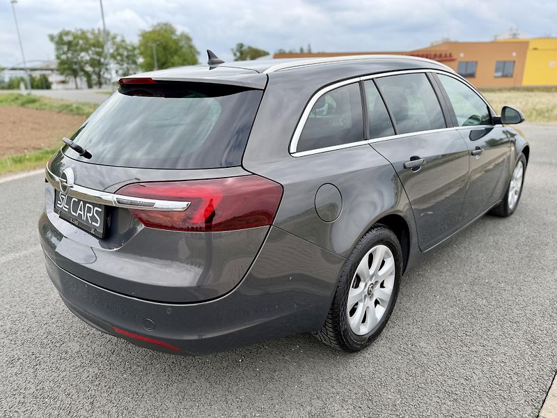 Opel Insignia 1.6 SIDI XENON NAVIGACE TAŽNÉ - fotka 5 z 48