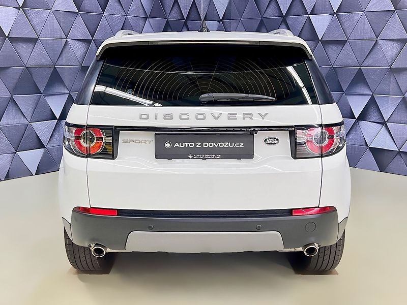 Land Rover Discovery TD4 180k 4WD, KAMERA, NAVI, 7S - fotka 6 z 24